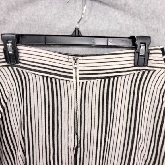 Free People Shorts Womens Size 2 Linen Blend Flowy Black White Striped Zip Back - Picture 8 of 10